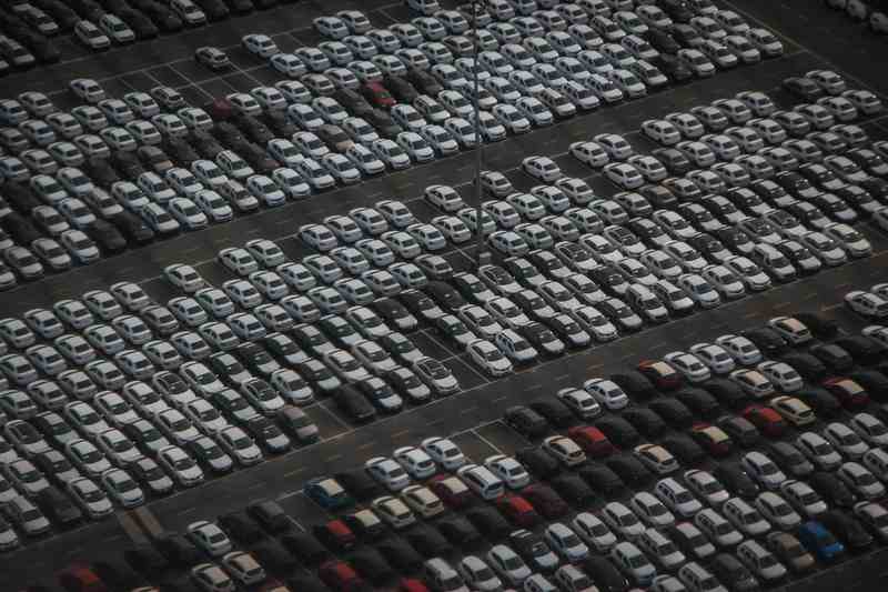 Qual carro escolher: usado completo ou novo básico? Qual carro escolher: usado completo ou novo básico?
