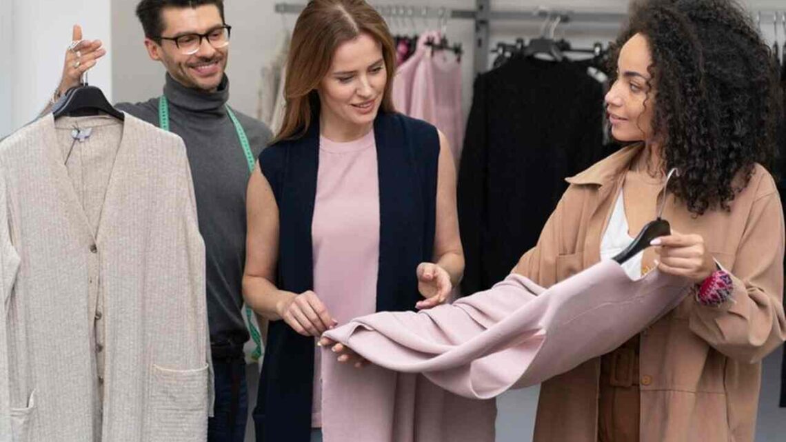 Melhores fornecedores de roupas para revender: descubra agora!